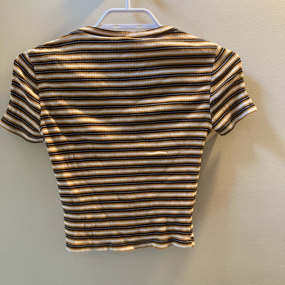 Striped Ribbed Crop Top - Picture 4 of 6
